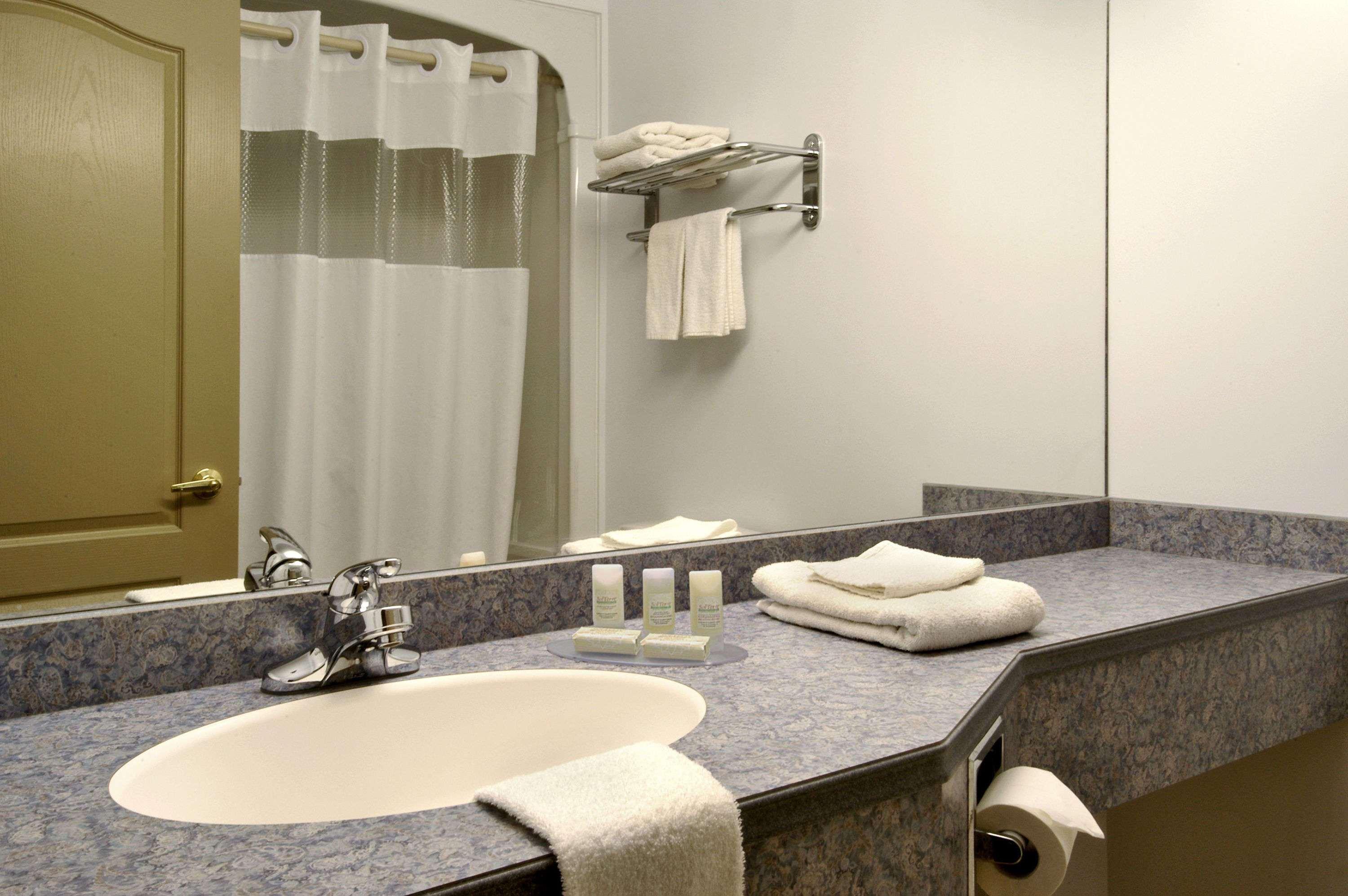 Days Inn By Wyndham Edmundston Room photo
