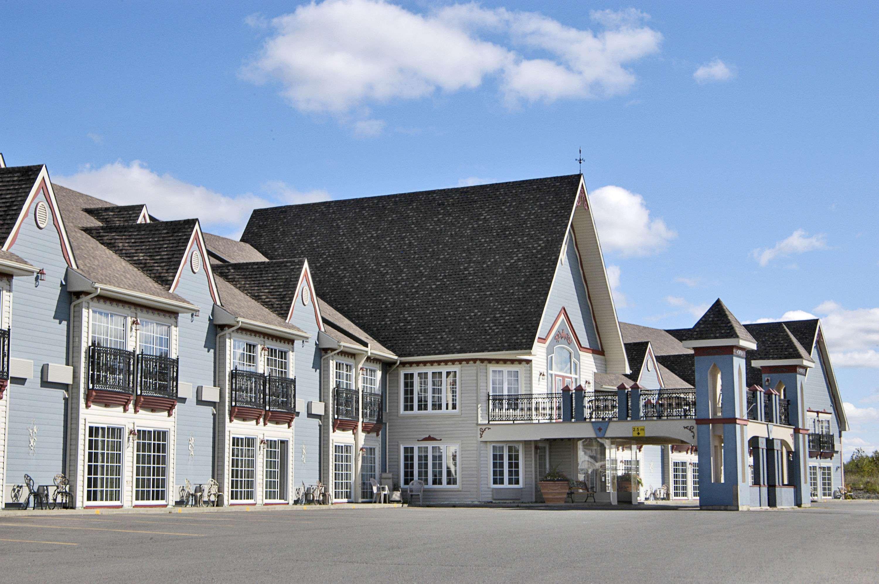 Days Inn By Wyndham Edmundston Exterior photo