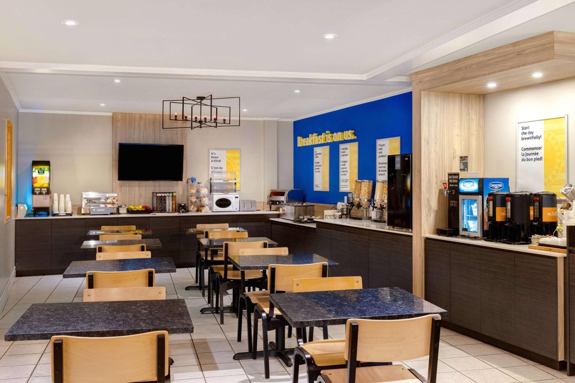 Days Inn By Wyndham Edmundston Exterior photo