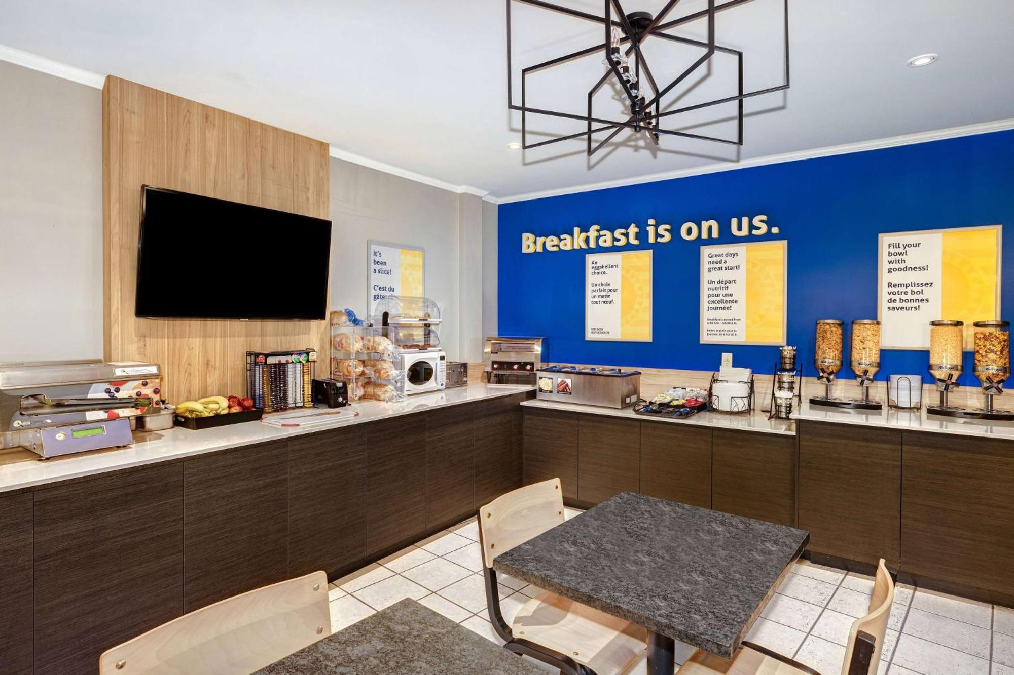 Days Inn By Wyndham Edmundston Exterior photo